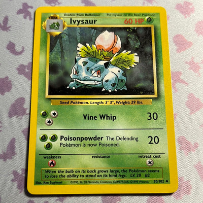 Ivysaur - Base Set Unlimited 30/102 (NM)